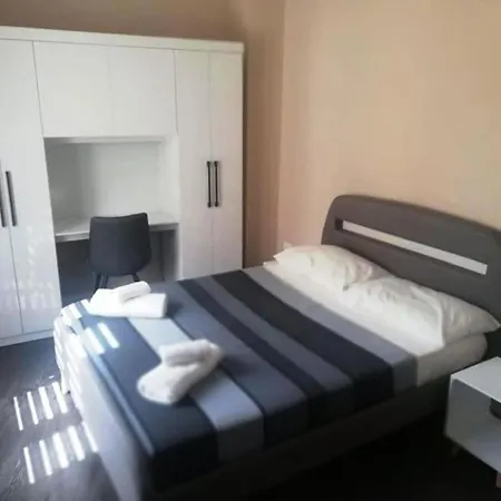 Spazioso - Elegante In Centro Appartement